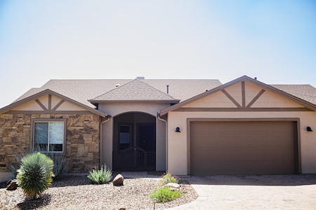 How Do You Choose the Right Paint for Your Siding?